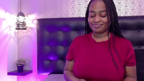 naiaramasson_ online show from 16, 7, 2026