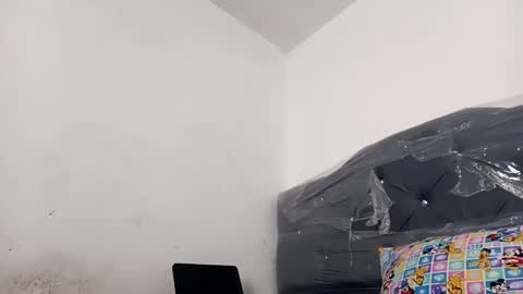 naisha and axel2 online show from 5, 2, 2026