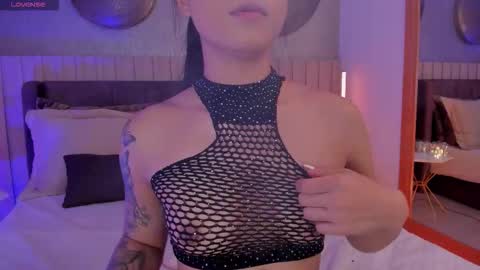 Snapshot of naishaford_1 chatting on 5, 12, 2025 Naisha Ford online show from 5, 12, 2025