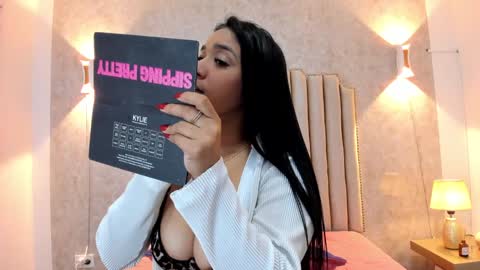 Naisha Rousell online show from 26, 12, 2024