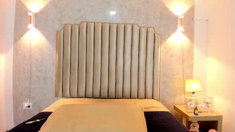 Naisha Rousell online show from 3, 10, 2025