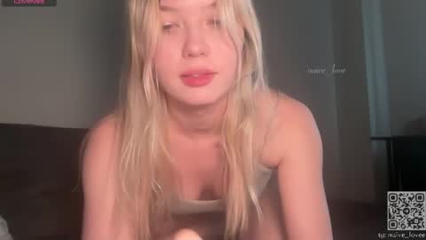 Snapshot of naive_love chatting on 24, 4, 2026 Mia guest- Eva from DOUBLECUTIES online show from 24, 4, 2026