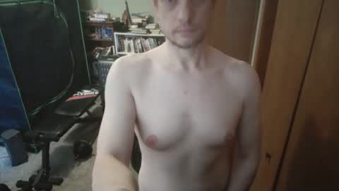 Snapshot of nakedcav chatting on 5, 4, 2026 NakedClown online show from 5, 4, 2026
