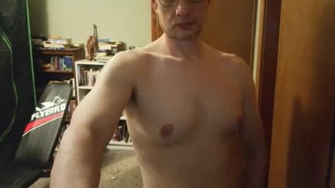 Snapshot of nakedcav chatting on 30, 4, 2026 NakedClown online show from 30, 4, 2026