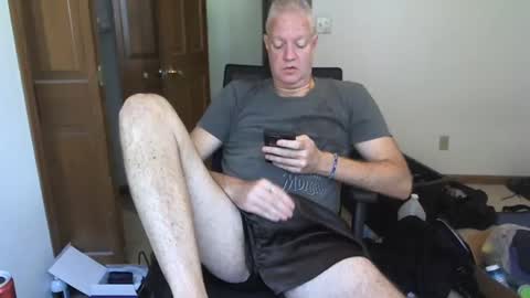 Snapshot of nakedilmale chatting on 18, 9, 2025 Tip 100 for my full real name online show from 18, 9, 2025