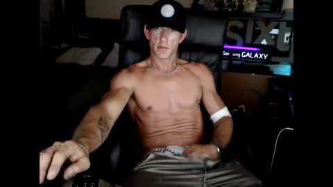 Snapshot of nakedoutsdeurwndw chatting on 6, 5, 2026 nakedoutsdeurwndw online show from 6, 5, 2026