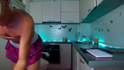 Snapshot of nally_ferrari chatting on 4, 11, 2025 Nally online show from 4, 11, 2025