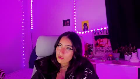 Snapshot of nami_white chatting on 4, 10, 2025 nami_white online show from 4, 10, 2025