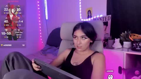 Snapshot of nami_white chatting on 22, 10, 2025 nami_white online show from 22, 10, 2025