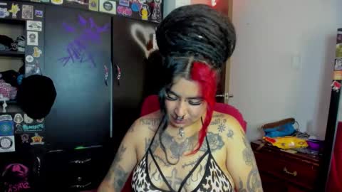 Snapshot of nana_cirkuss chatting on 24, 10, 2025 Val online show from 24, 10, 2025