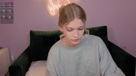 Snapshot of nanami_v02 chatting on 2, 11, 2025 Maeve online show from 2, 11, 2025