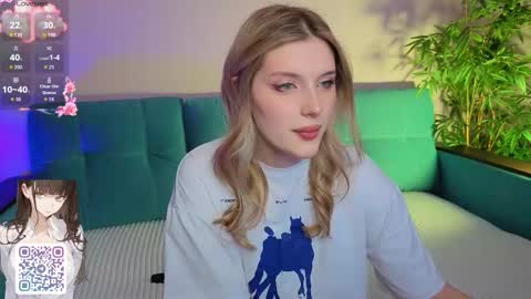 Snapshot of nanami_v02 chatting on 3, 11, 2025 Maeve online show from 3, 11, 2025