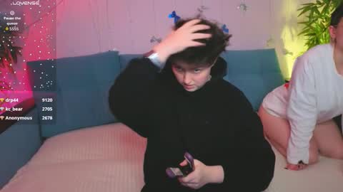 Snapshot of nanami_v02 chatting on 15, 12, 2025 Maeve online show from 15, 12, 2025