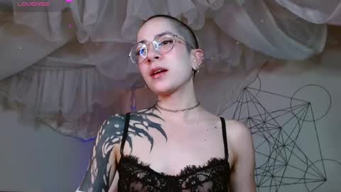 Snapshot of nanaxnana chatting on 19, 2, 2025 Alma Maria online show from 19, 2, 2025