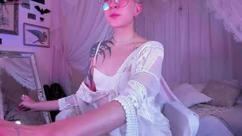 Snapshot of nanaxnana chatting on 9, 4, 2026 Alma Maria online show from 9, 4, 2026