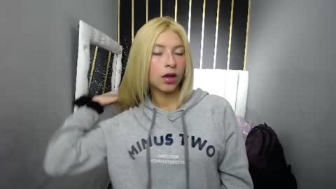 Snapshot of nancy_blonde chatting on 18, 6, 2026 nancy blonde online show from 18, 6, 2026