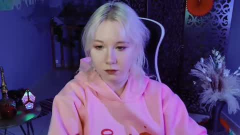 nancymartinez online show from 25, 2, 2025