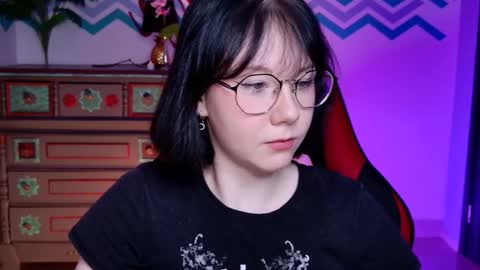 nancymartinez online show from 18, 10, 2025