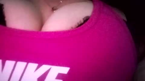 nancyybonita online show from 8, 1, 2025