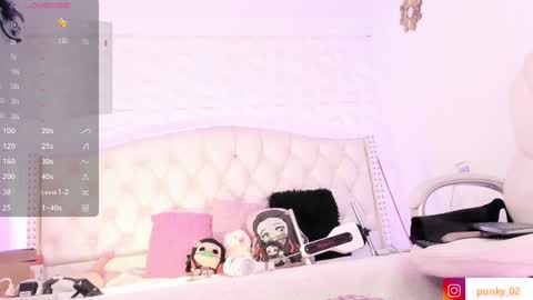 Snapshot of nanit_l chatting on 8, 1, 2025 anna online show from 8, 1, 2025