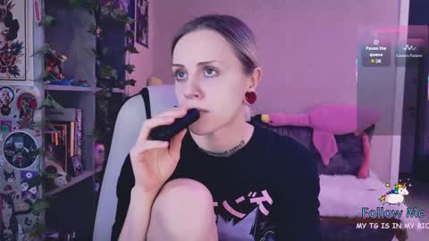 Snapshot of nanitamoore chatting on 12, 3, 2026 Monday-Friday 12-4 AM and 6-9 AM New York time online show from 12, 3, 2026