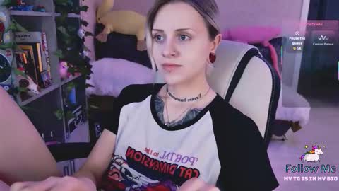 Snapshot of nanitamoore chatting on 21, 3, 2026 Monday-Friday 12-4 AM and 6-9 AM New York time online show from 21, 3, 2026