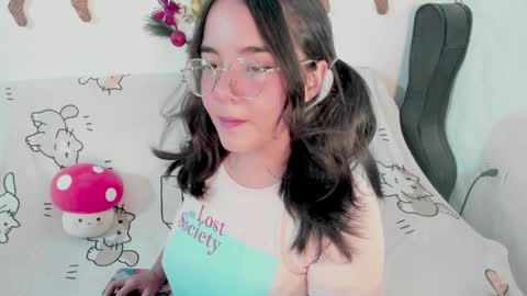 Snapshot of naoko_uwu chatting on 14, 12, 2024 Naoko online show from 14, 12, 2024
