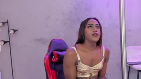 Naomi Blair online show from 16, 4, 2026