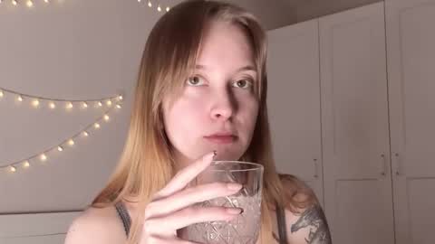 Snapshot of naomi_oops chatting on 1, 3, 2026 Naomi online show from 1, 3, 2026