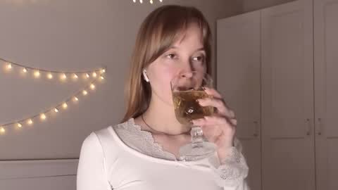 Snapshot of naomi_oops chatting on 3, 3, 2026 Naomi online show from 3, 3, 2026