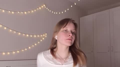 Snapshot of naomi_oops chatting on 6, 3, 2026 Naomi online show from 6, 3, 2026