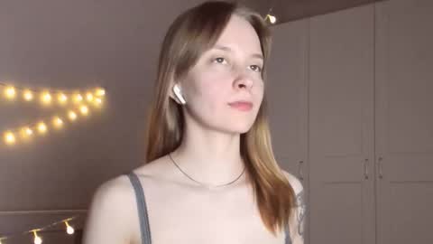 Snapshot of naomi_oops chatting on 2, 4, 2026 Naomi online show from 2, 4, 2026