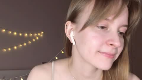 Snapshot of naomi_oops chatting on 11, 4, 2026 Naomi online show from 11, 4, 2026