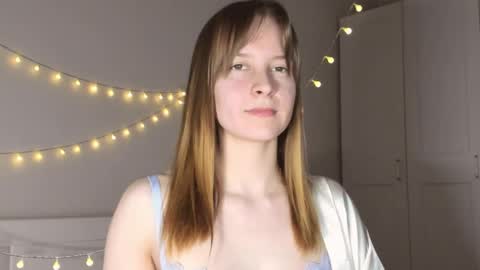 Snapshot of naomi_oops chatting on 26, 4, 2026 Naomi online show from 26, 4, 2026