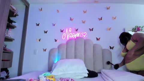 Snapshot of naomiasha_ chatting on 1, 10, 2025 online show from 1, 10, 2025