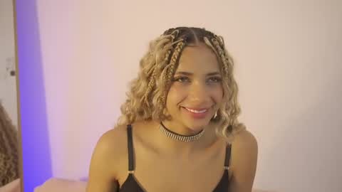 Snapshot of naomidawsonn chatting on 8, 4, 2026 naomidawson online show from 8, 4, 2026