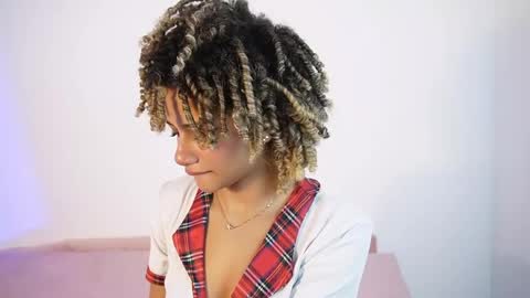 Snapshot of naomidawsonn chatting on 21, 5, 2026 naomidawson online show from 21, 5, 2026