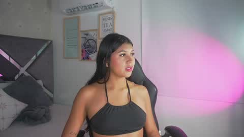 Snapshot of naomigray__ chatting on 25, 4, 2026 Naomi-Gray online show from 25, 4, 2026
