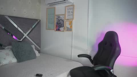 Snapshot of naomigray__ chatting on 28, 4, 2026 Naomi-Gray online show from 28, 4, 2026