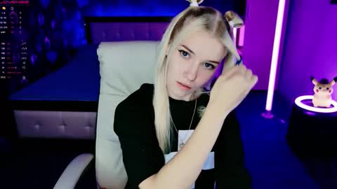 naomihita online show from 2, 11, 2025