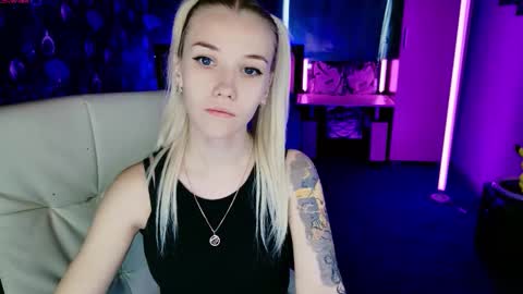 naomihita online show from 8, 11, 2025