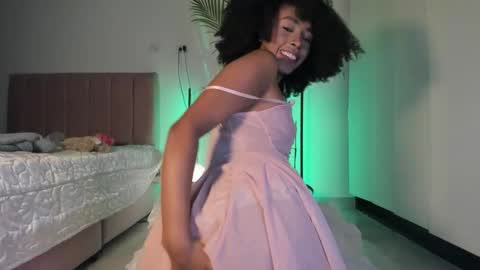 Naomii online show from 6, 10, 2025