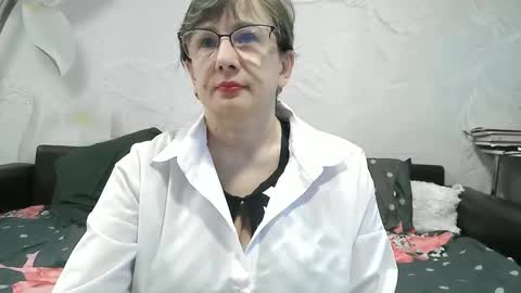 naomimolligan online show from 4, 5, 2026
