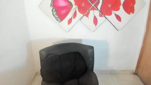 Snapshot of naomiwildburn chatting on 5, 4, 2026 naomiwildburn online show from 5, 4, 2026