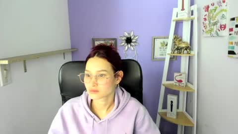 Snapshot of naomy_hot04 chatting on 8, 7, 2026 naomy online show from 8, 7, 2026