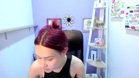 Snapshot of naomy_hot04 chatting on 9, 7, 2026 naomy online show from 9, 7, 2026