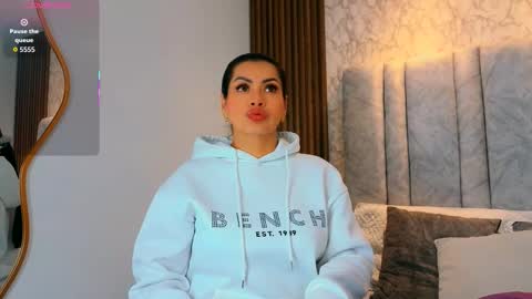 Naomy Smith online show from 12, 3, 2026