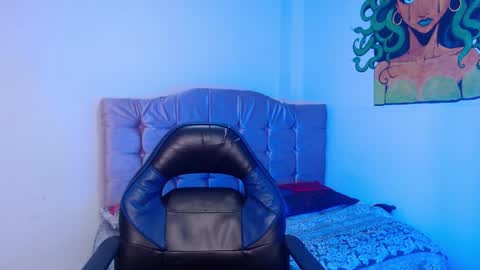 Snapshot of naomybenedetti chatting on 2, 11, 2025 Nao online show from 2, 11, 2025