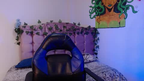 Snapshot of naomybenedetti chatting on 16, 11, 2025 Nao online show from 16, 11, 2025