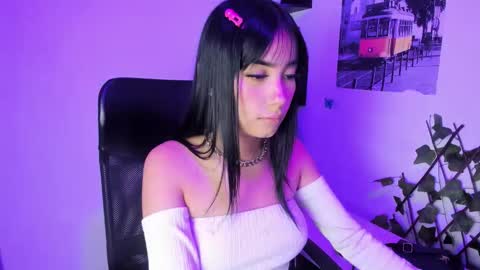 Naomy Watson online show from 7, 11, 2025